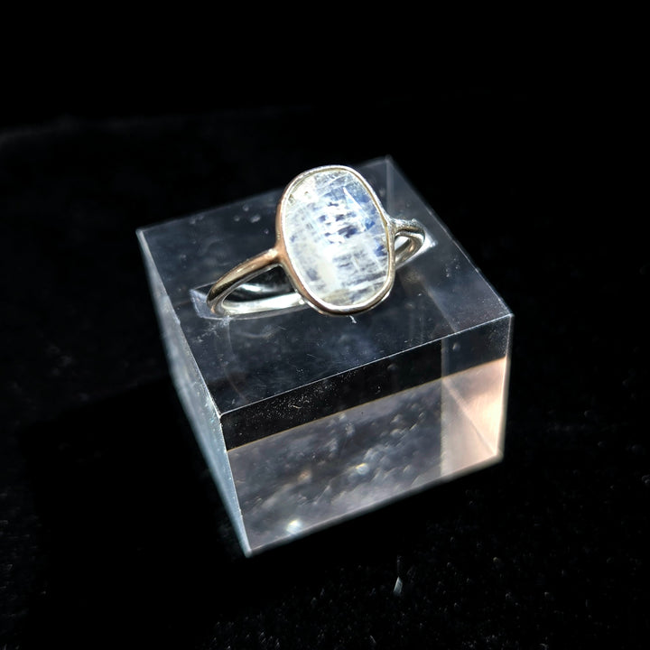 925 Moonstone Silver Ring-Faceted Flat M